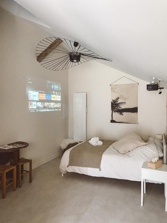 La Parenthese, Joli Studio Avec Terrasse Valeuil Ngoại thất bức ảnh
